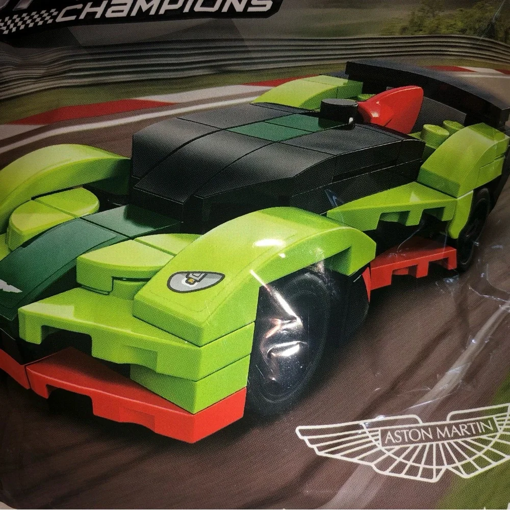 LEGO Speed Champions Aston Martin Lime Green and Black Race Car